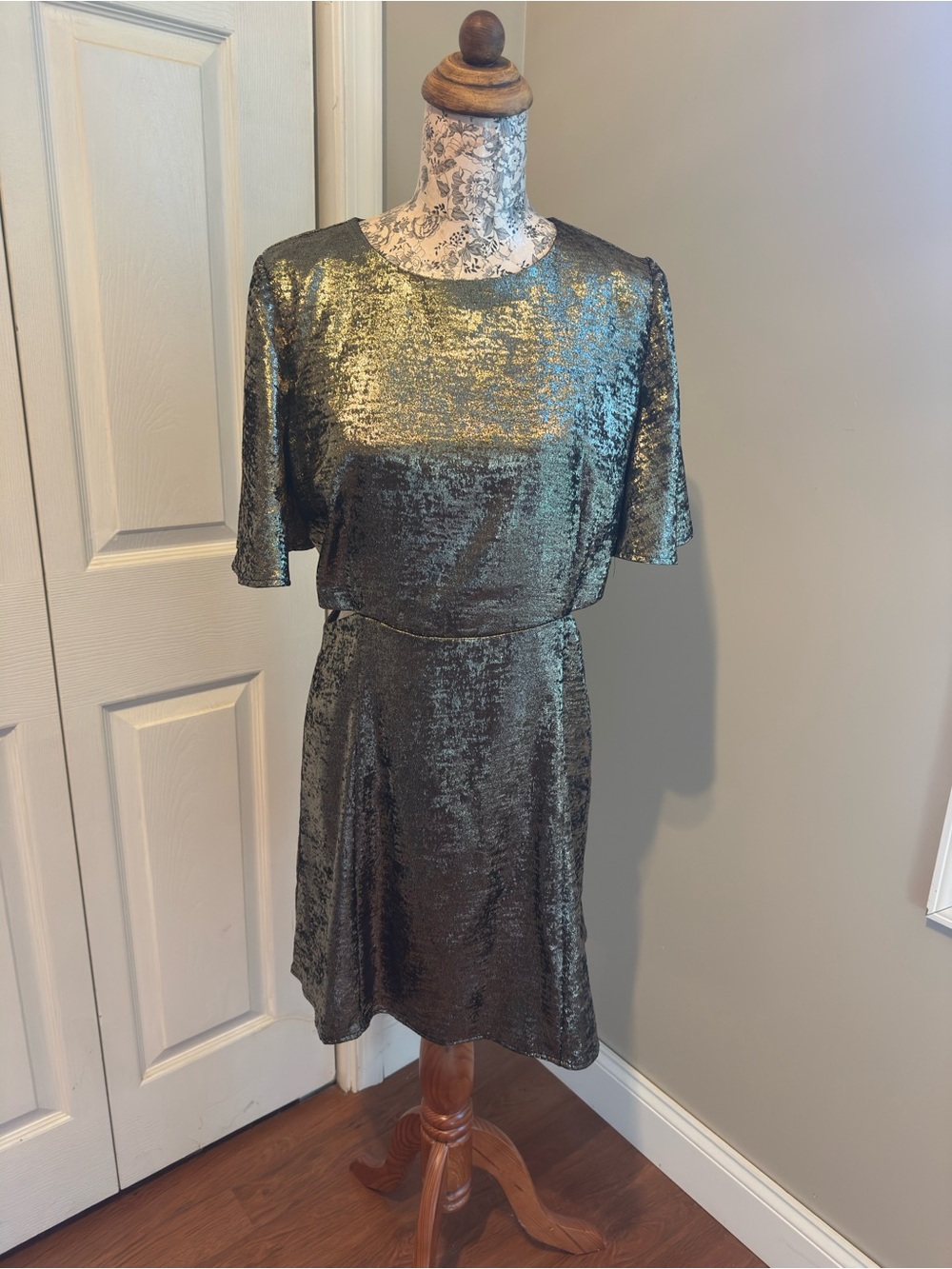 Metallic Short Sleeve Party Dress